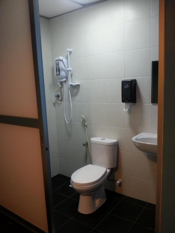 Fifty Seven Inn Batu Pahat Exterior photo